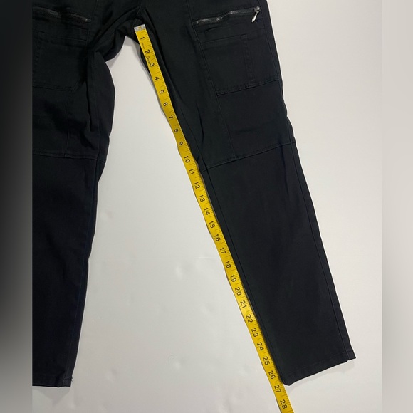 UnionBay Cargo Pants Womens Juniors Size 3 Blaire Black Tapered Leg Zip Pockets - Picture 15 of 16